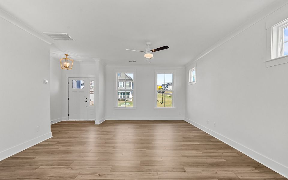 Spacious, unfurnished interior of a new home in Hanes Lake, Winston-Salem (Image 18).