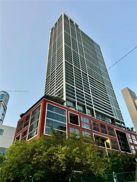 Condo located in Miami, FL showcasing its design and architecture (Image 23). Condo located in Miami, FL showcasing its design and architecture (Image 23).