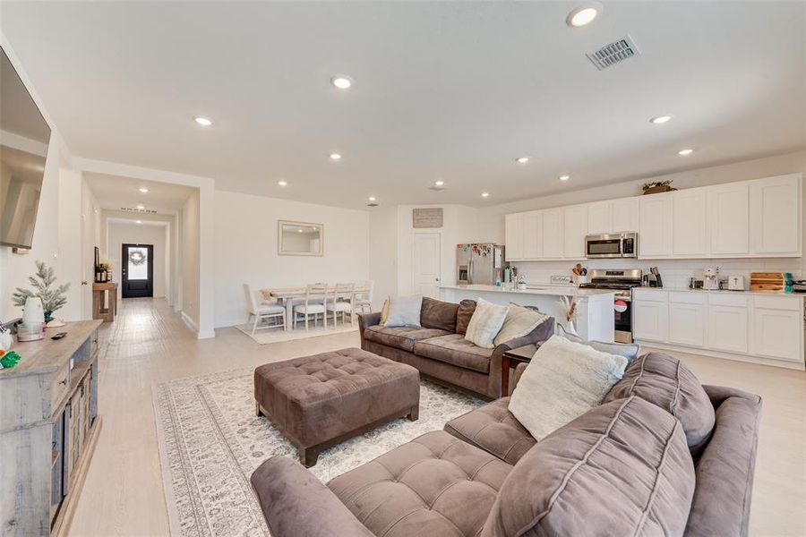 Furnished interior view inside a new home in Reatta Ridge, Justin (Image 12).