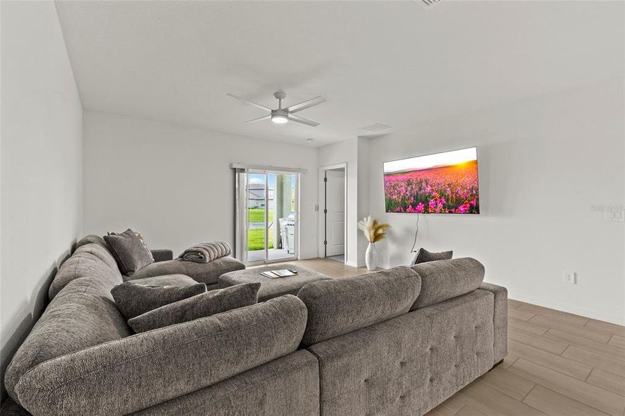 Furnished interior view inside a new home in Prosperity Lakes, Parrish (Image 15). Furnished interior view inside a new home in Prosperity Lakes, Parrish (Image 15).