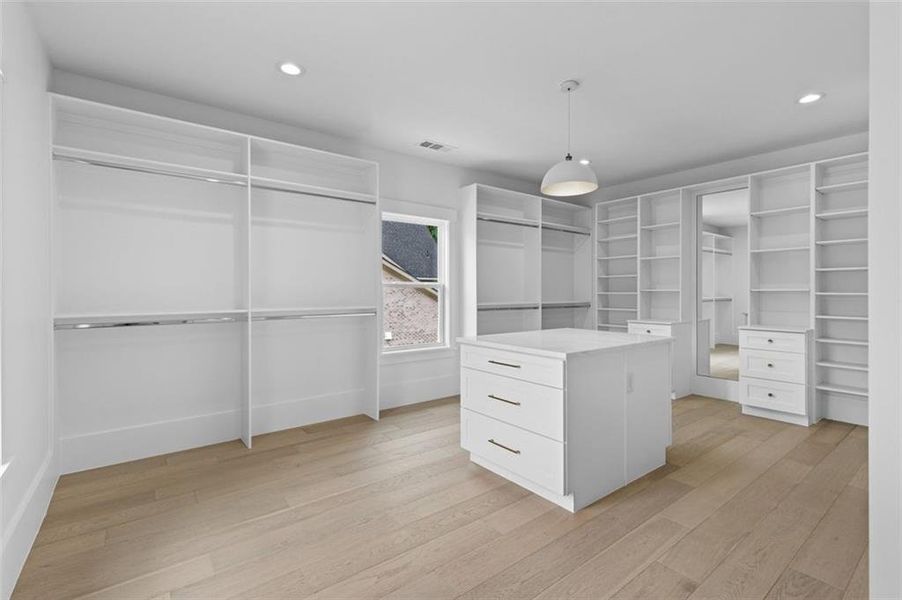 Image 71 of a home in .