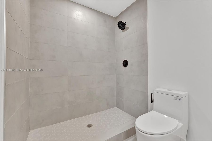 Furnished interior view inside a new home in , Coral Springs (Image 3).