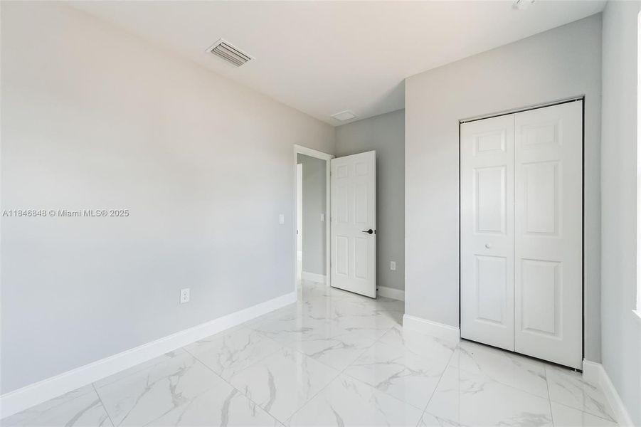 Spacious, unfurnished interior of a new home in , Lehigh Acres (Image 22).