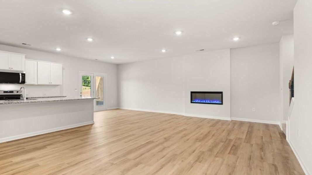 Spacious, unfurnished interior of a new home in Village at Pine Valley, Gainesville (Image 20).