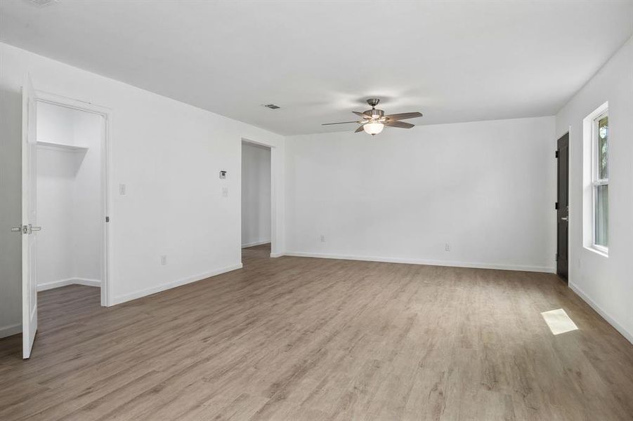 Spacious, unfurnished interior of a new home in , Dallas (Image 13).