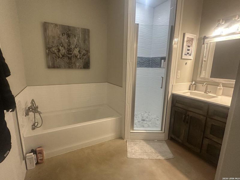 Furnished interior view inside a new home in , Karnes City (Image 6).