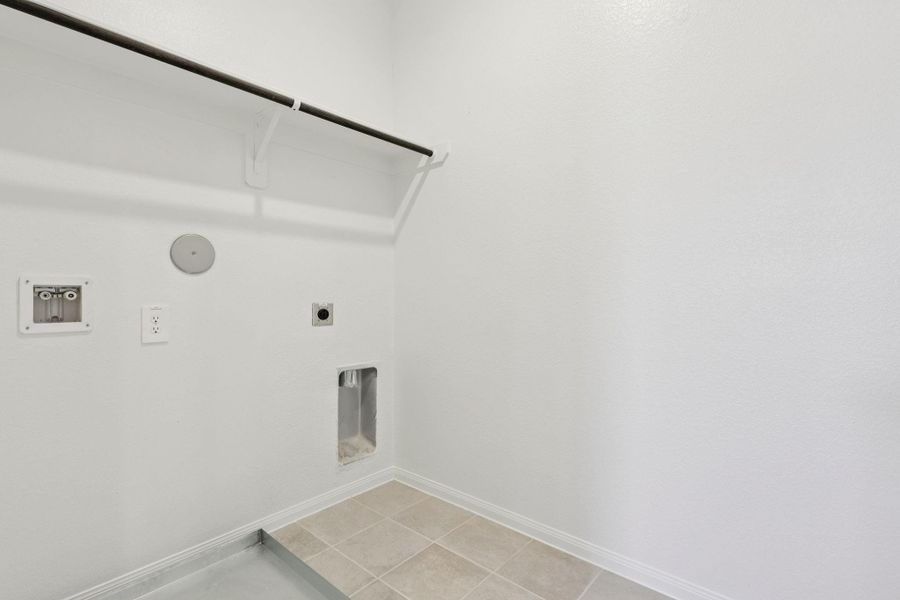 Spacious, unfurnished interior of a new home in Kemah Crossing - Luxe Series, Kemah (Image 20). Spacious, unfurnished interior of a new home in Kemah Crossing - Luxe Series, Kemah (Image 20).