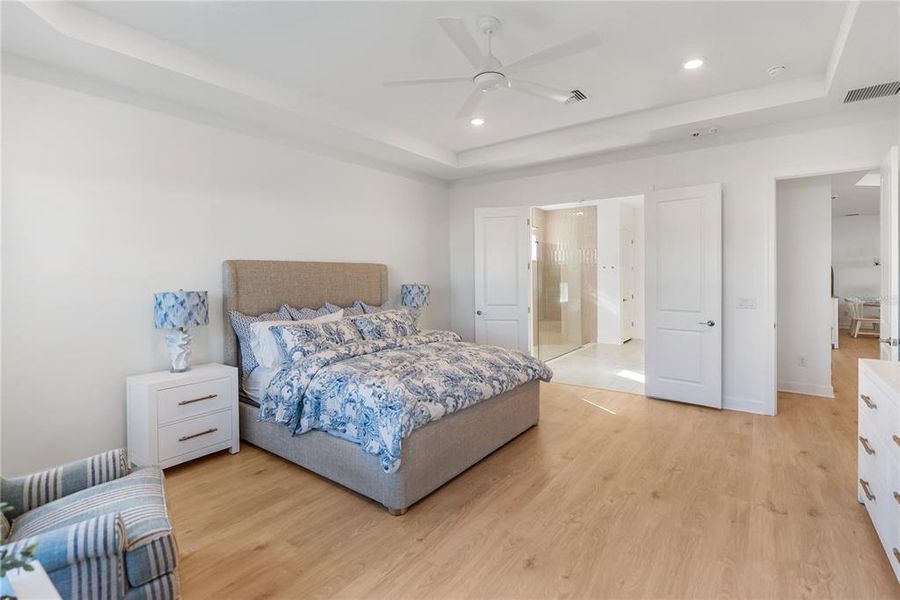 Furnished interior view inside a new home in , Bradenton (Image 15).