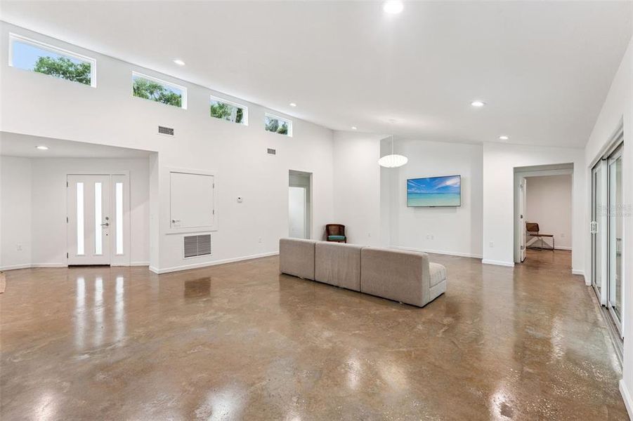 Spacious, unfurnished interior of a new home in , Sanford (Image 20).