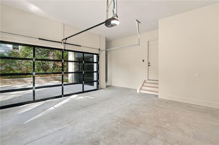 Spacious, unfurnished interior of a new home in , Alpharetta (Image 24).