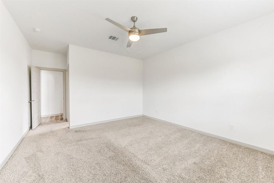 Spacious, unfurnished interior of a new home in , Missouri City (Image 31).