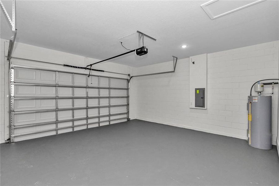 Spacious, unfurnished interior of a new home in , Dunnellon (Image 41). Spacious, unfurnished interior of a new home in , Dunnellon (Image 41).