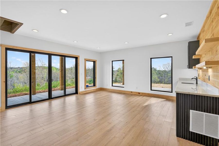 Spacious, unfurnished interior of a new home in , Ellijay (Image 37).