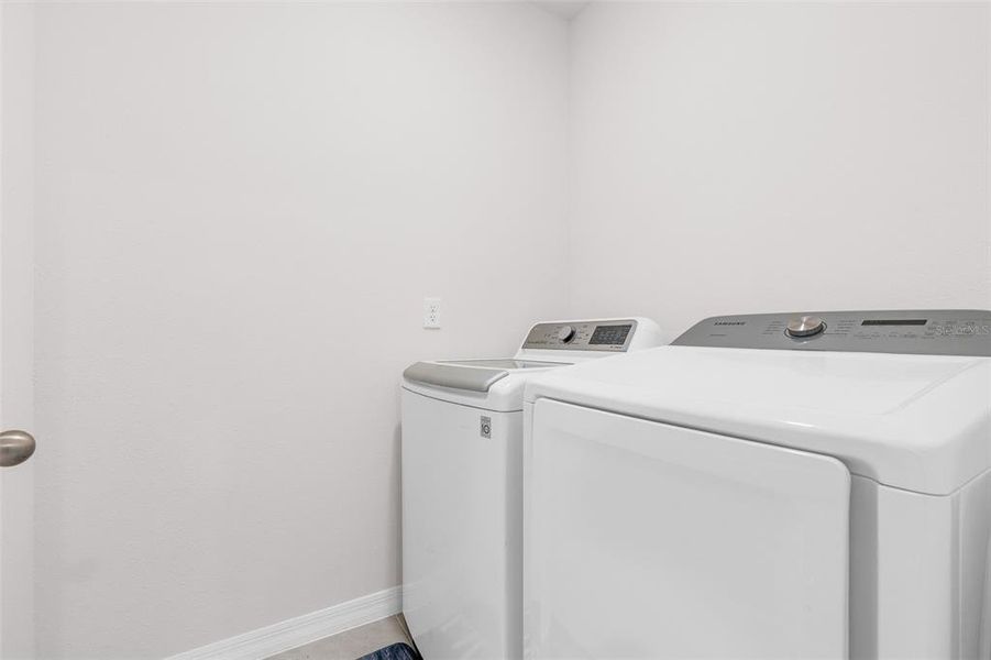 Close-up of interior finishes inside a home in Cypress Park Estates, Haines City (Image 21).