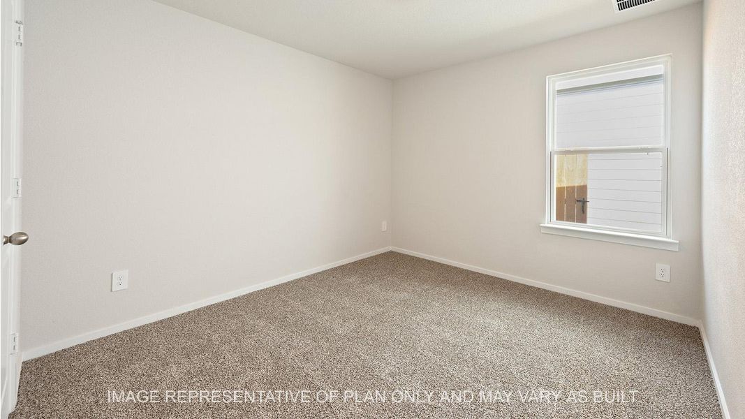 Spacious, unfurnished interior of a new home in Dove Crossing, Navasota (Image 8).