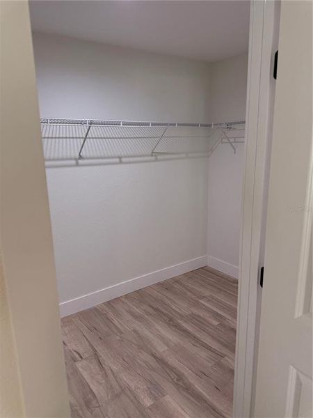 Spacious, unfurnished interior of a new home in , Ocala (Image 9).