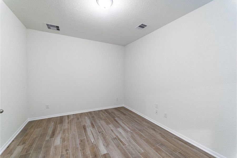Spacious, unfurnished interior of a new home in Martha's Vineyard, Alvin (Image 18).