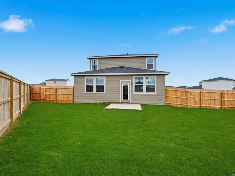 Exterior details and patio area of a home in Agave, San Antonio (Image 26).