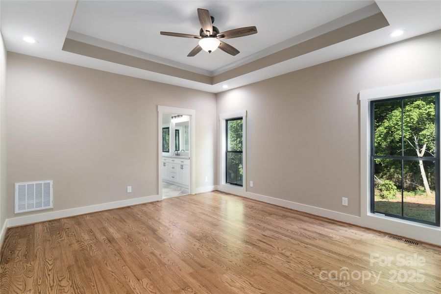 Spacious, unfurnished interior of a new home in , Maiden (Image 20).