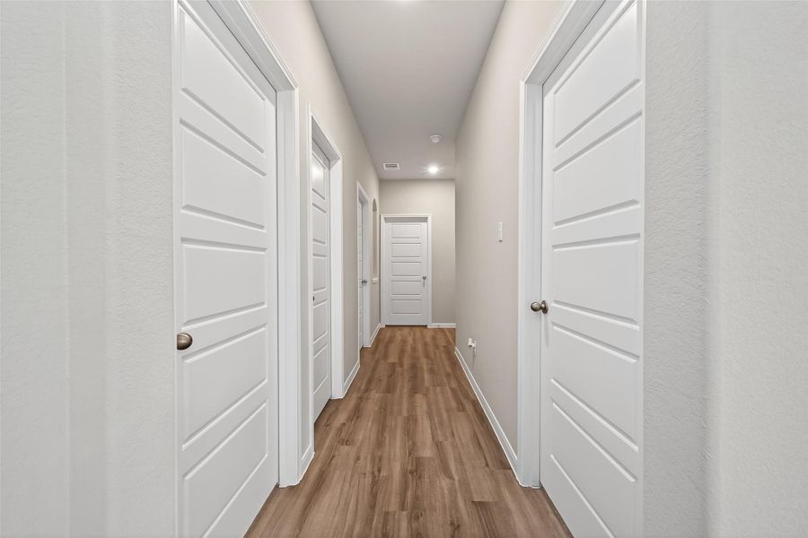Spacious, unfurnished interior of a new home in Woodland Lakes, Houston (Image 16).