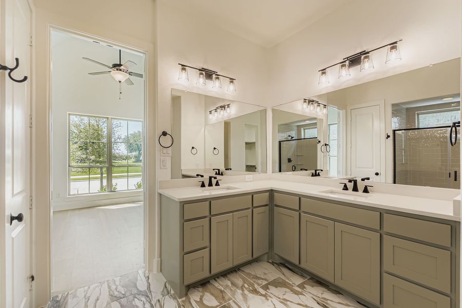 Plan 1413 - Representative Photo - Main Bathroom Plan 1413 - Representative Photo - Main Bathroom