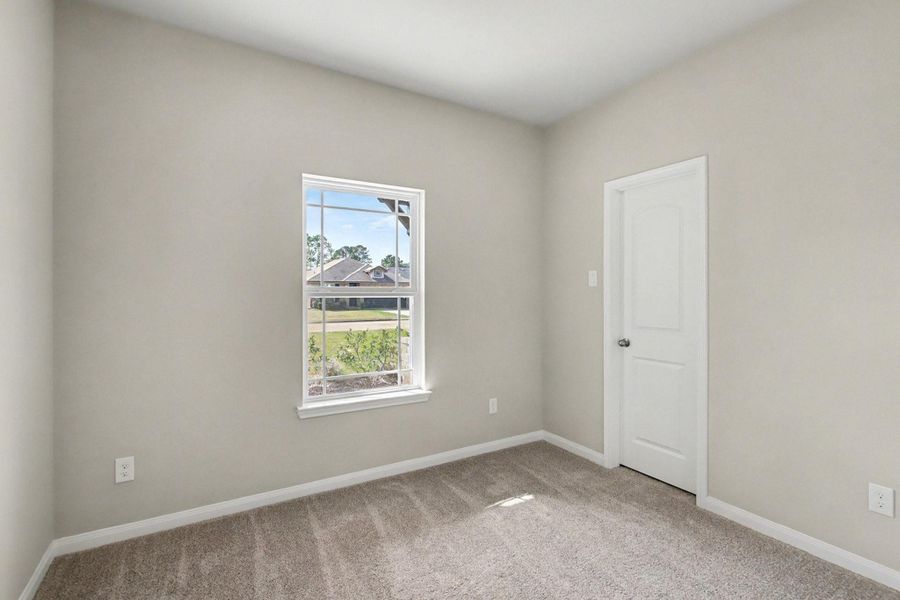 Spacious, unfurnished interior of a new home in Columbia Lakes, West Columbia (Image 16).