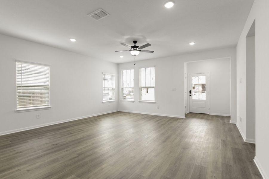 Spacious, unfurnished interior of a new home in Village at Three Oaks, Seguin (Image 17). Spacious, unfurnished interior of a new home in Village at Three Oaks, Seguin (Image 17).