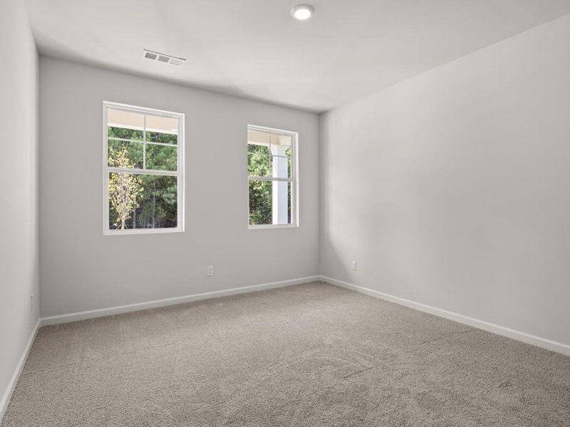 Spacious, unfurnished interior of a new home in Parkside at Carter Grove, Cartersville (Image 26).