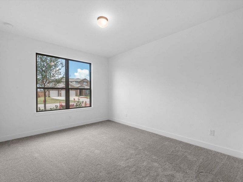 Spacious, unfurnished interior of a new home in Lago Mar, Texas City (Image 20).