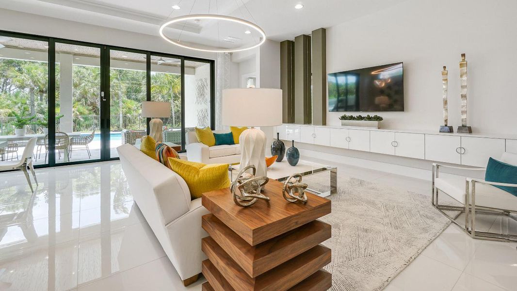 Model Photo used for reference Model Photo used for reference