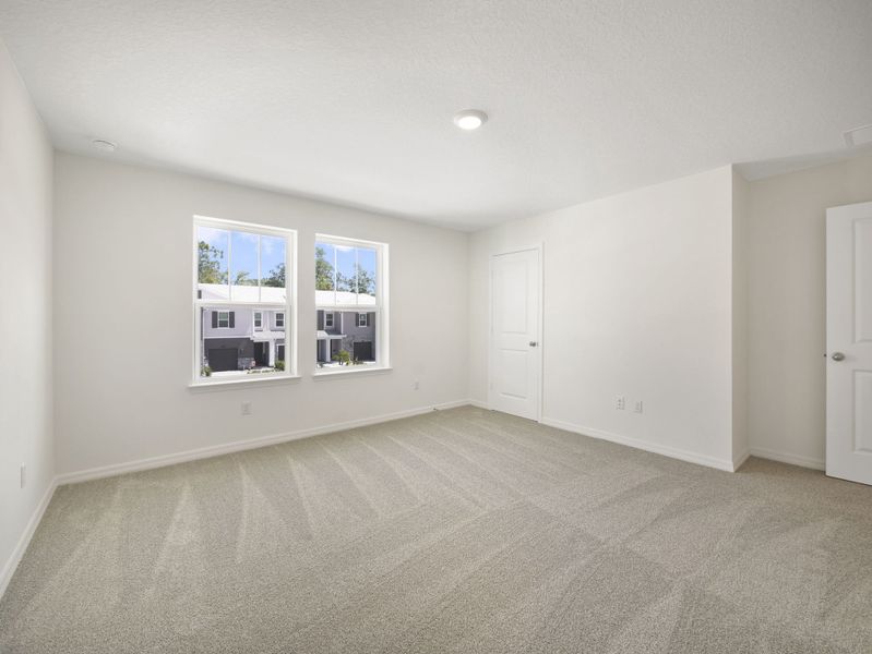 Spacious, unfurnished interior of a new home in Towns at Greenleaf, Oviedo (Image 23).
