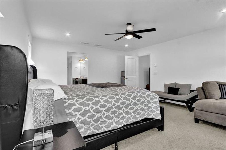 Furnished interior view inside a new home in Sweetbay Farm, Lawrenceville (Image 8).
