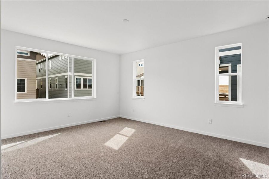 Spacious, unfurnished interior of a new home in The Summit at Meridian, Englewood (Image 12).