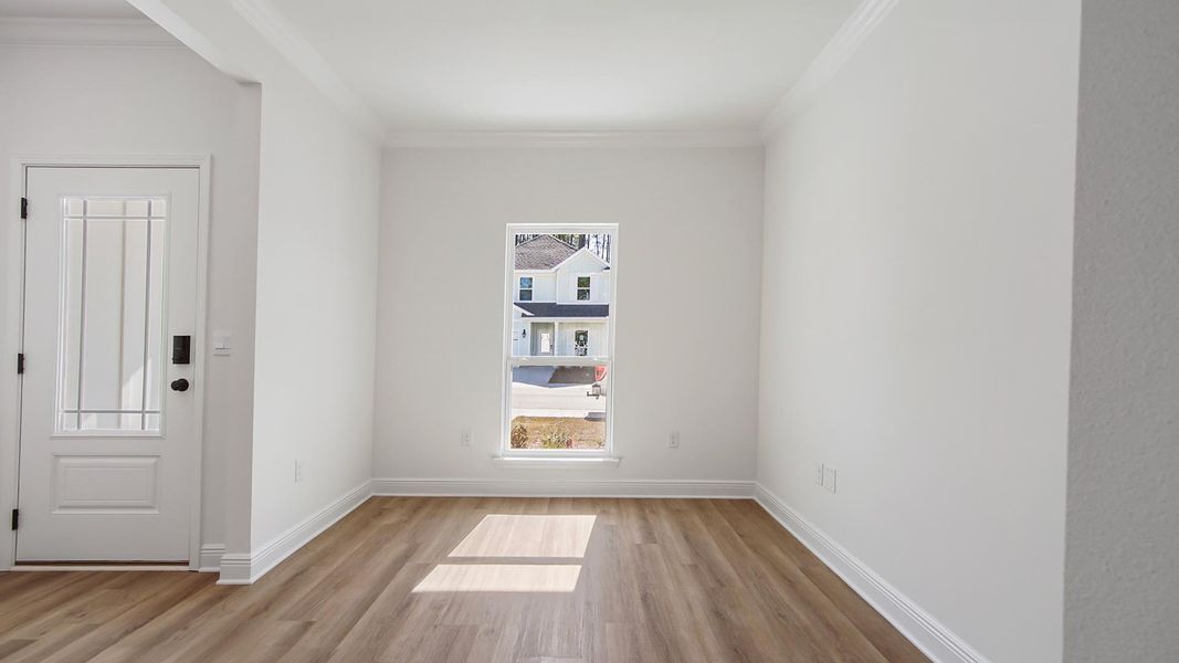 Spacious, unfurnished interior of a new home in Colonial East, Panama City Beach (Image 17). Spacious, unfurnished interior of a new home in Colonial East, Panama City Beach (Image 17).
