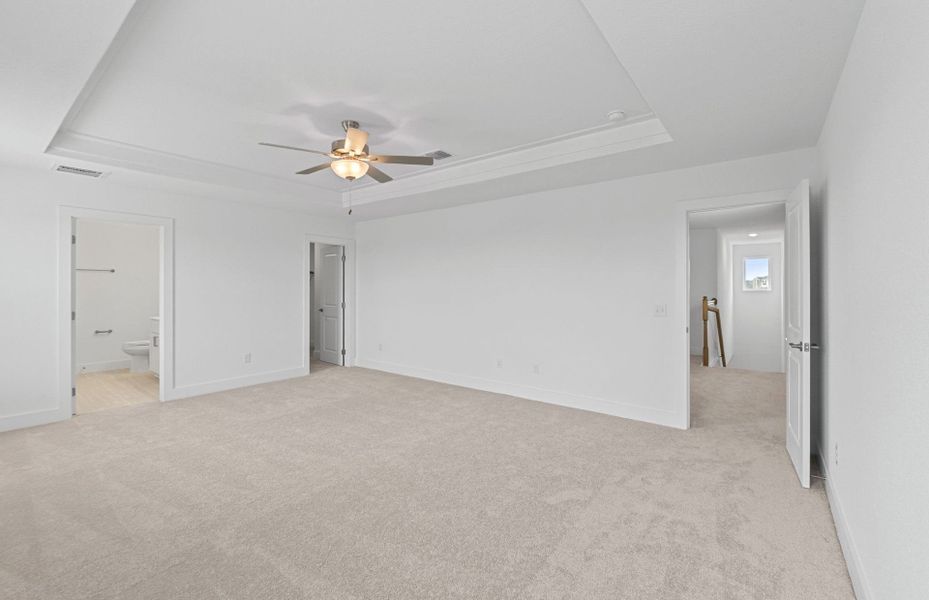 Spacious, unfurnished interior of a new home in Crosswinds, Kyle (Image 25).