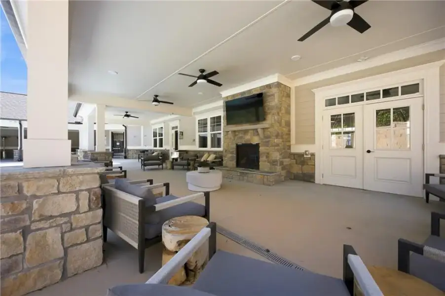 Community amenities in Heritage Pointe at The Georgian, Villa Rica (Image 28). Community amenities in Heritage Pointe at The Georgian, Villa Rica (Image 28).