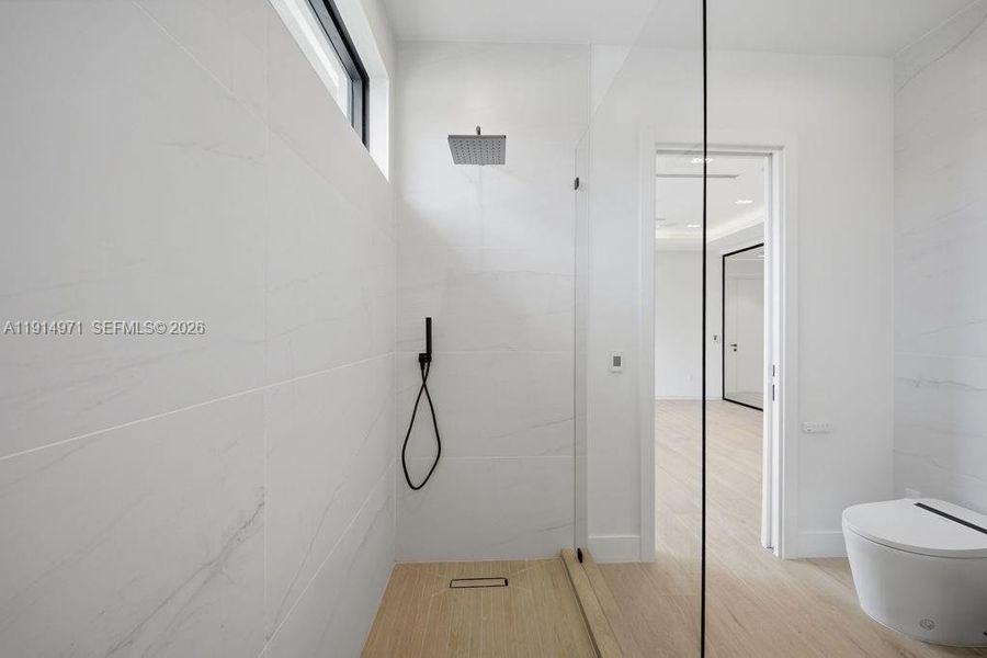 Image 88 of a home in .