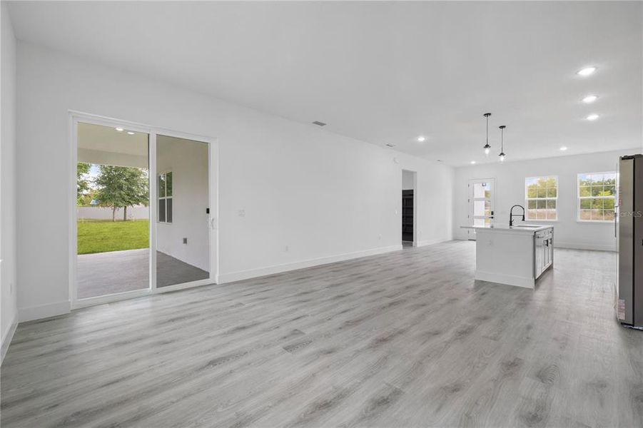 Spacious, unfurnished interior of a new home in , Ocala (Image 39).