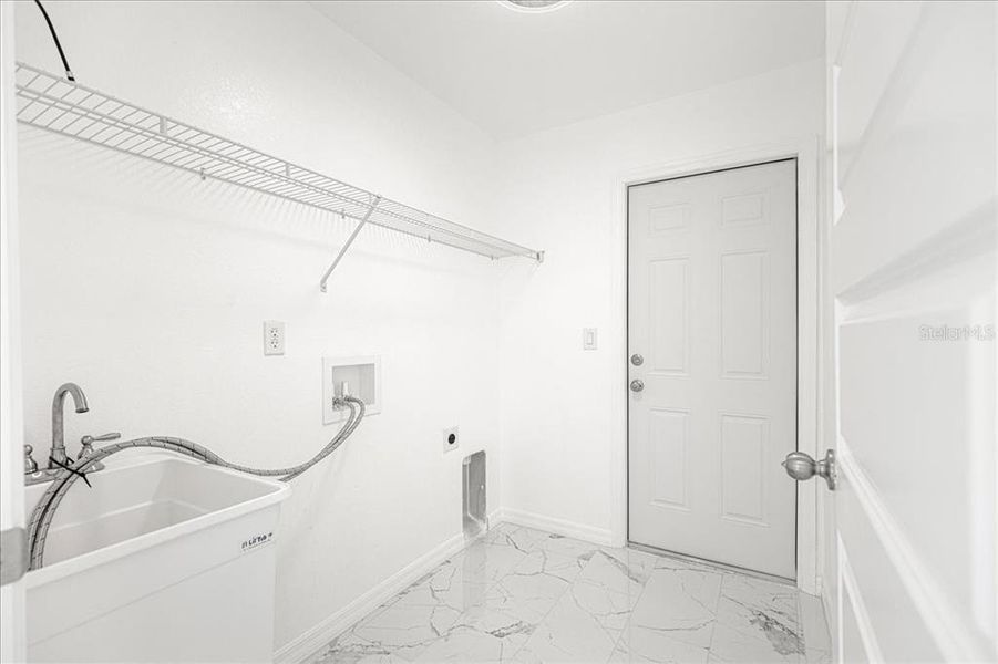 Spacious, unfurnished interior of a new home in , Summerfield (Image 38).