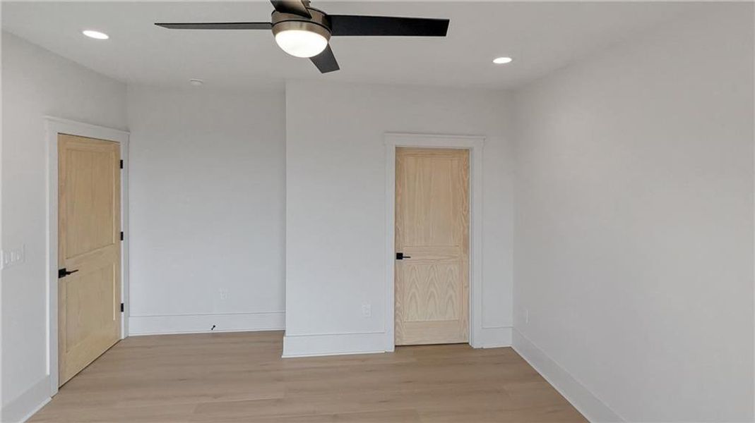 Spacious, unfurnished interior of a new home in , Jasper (Image 14).
