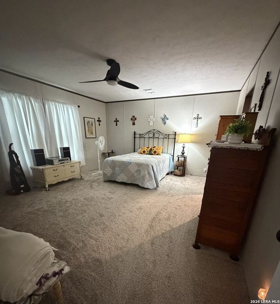 Furnished interior view inside a new home in , Seguin (Image 5).