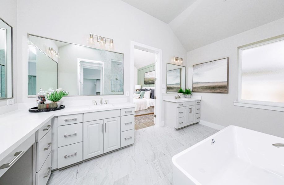 Lynnewood Primary Bathroom Lynnewood Primary Bathroom