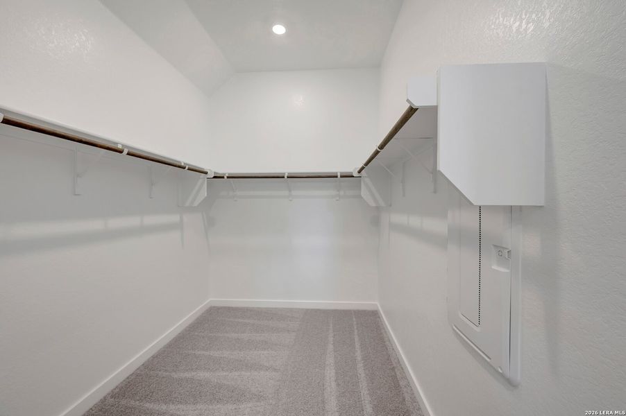 Spacious, unfurnished interior of a new home in Meyer Ranch – Select Reserve Series, New Braunfels (Image 16). Spacious, unfurnished interior of a new home in Meyer Ranch – Select Reserve Series, New Braunfels (Image 16).
