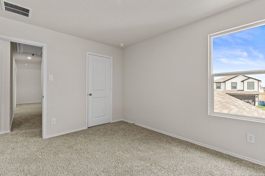 Spacious, unfurnished interior of a new home in Swenson Heights, Seguin (Image 29).