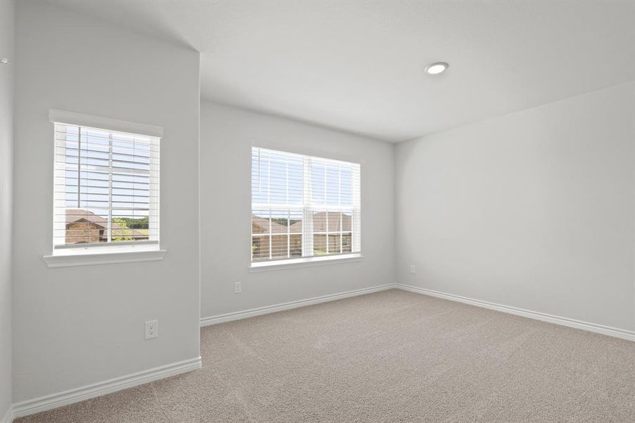 Spacious, unfurnished interior of a new home in Burgess Meadows, Cleburne (Image 9).