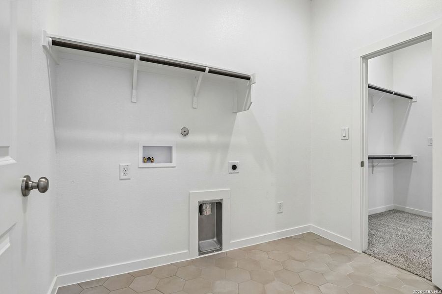 Spacious, unfurnished interior of a new home in Stream Waters, Seguin (Image 22). Spacious, unfurnished interior of a new home in Stream Waters, Seguin (Image 22).