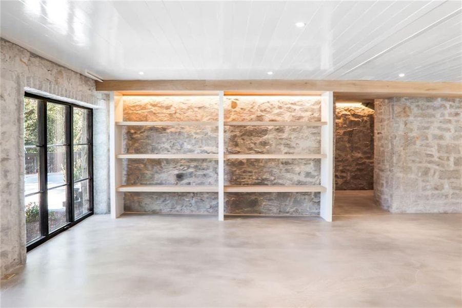 Spacious, unfurnished interior of a new home in , Atlanta (Image 20).