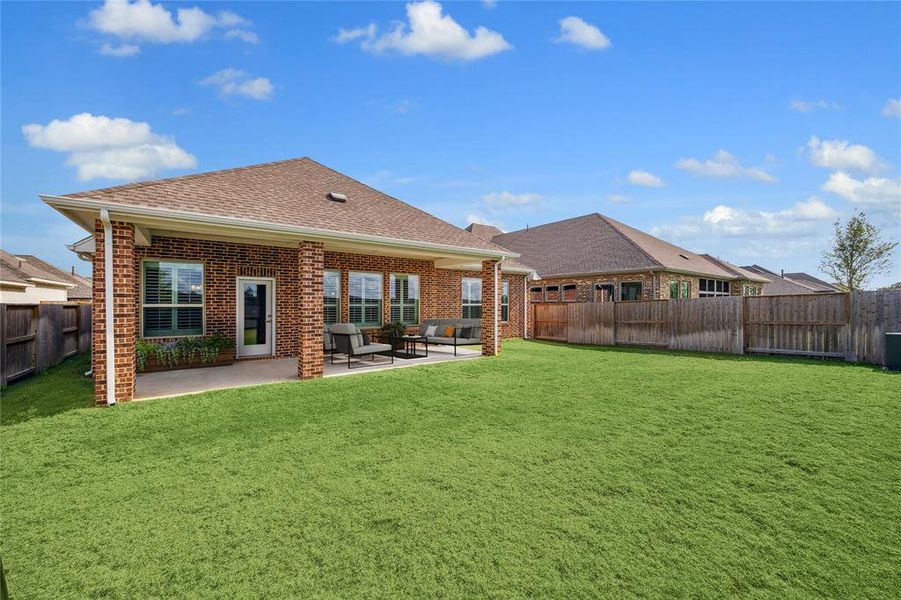 Check out this expansive backyard!