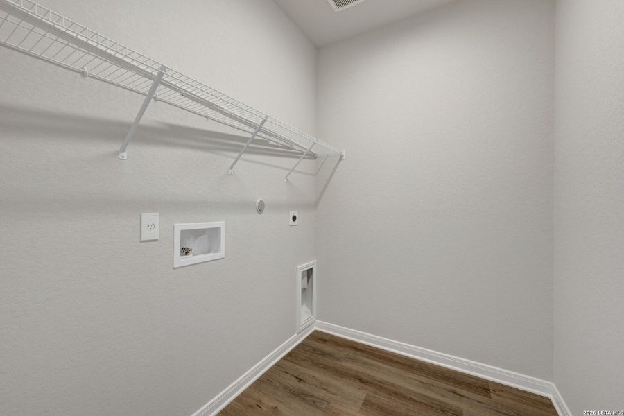 Spacious, unfurnished interior of a new home in Paloma Park, Converse (Image 43).
