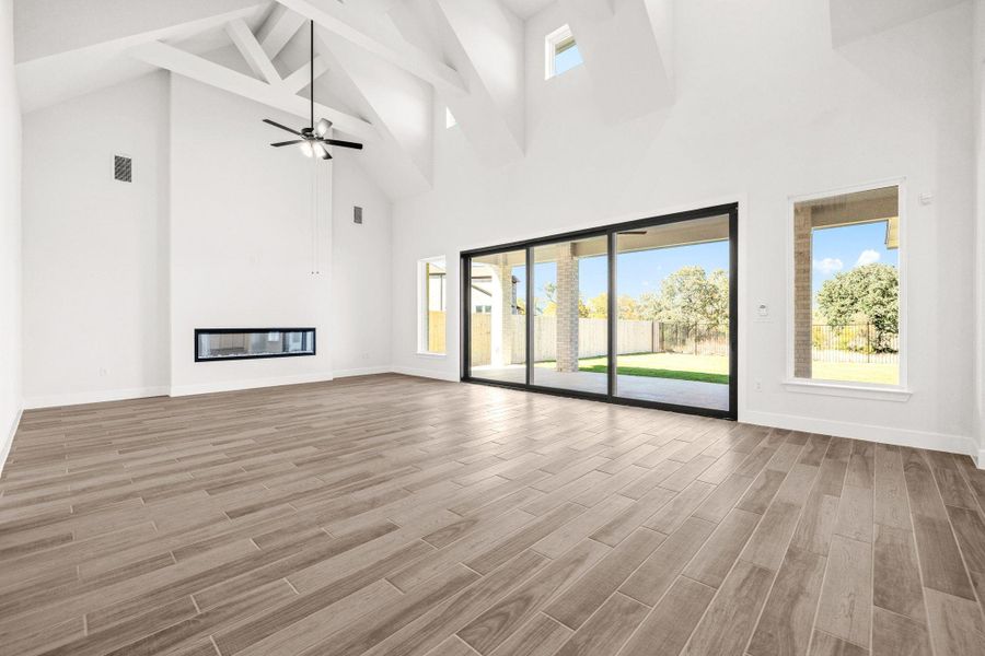 Spacious, unfurnished interior of a new home in Santa Rita Ranch, Liberty Hill (Image 26).
